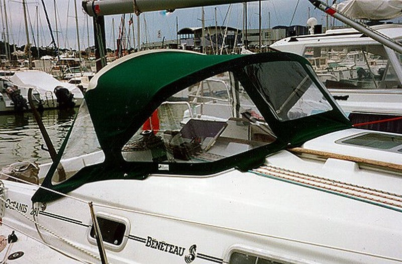OCEANIS 281 1994 LARGE 2 ARCHES DECKHOOD