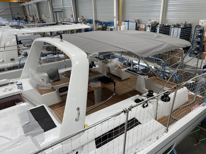 COCKPIT BIMINITOP OCEANIS OCEANIS YACHT 54 2019