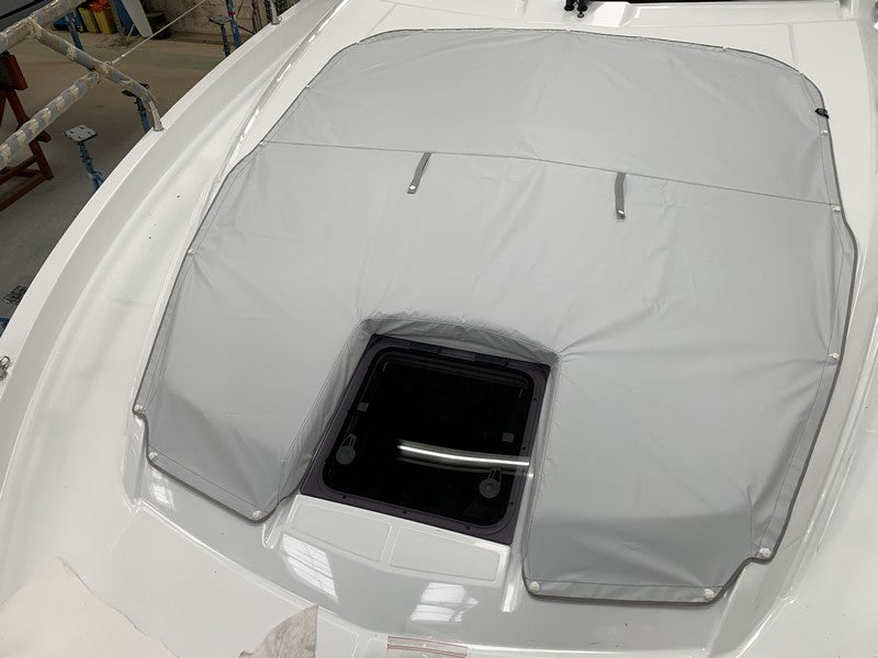 Housse de bain de soleil avant Gran Turismo Beneteau Gran Turismo 41 2020