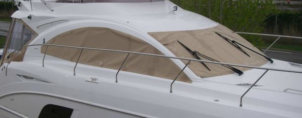 PROTEZIONE PARABREZZA GRAN TURISMO BENETEAU GRAN TURISMO 49 FLY 2015