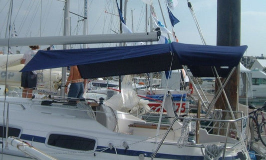 BIMINITOP SUR BALCON BAVARIA BAVARIA 30 CRUISER 2005