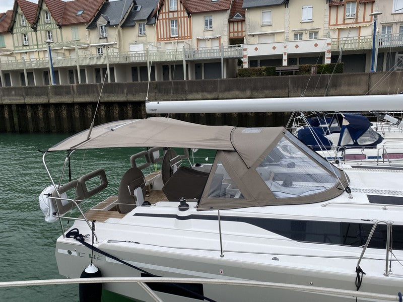 BIMINITOP TIMONIERE BAVARIA BAVARIA C42  2021