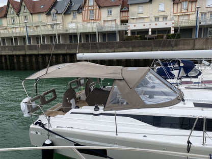 BIMINITOP TIMONIERE BAVARIA BAVARIA C42  2021