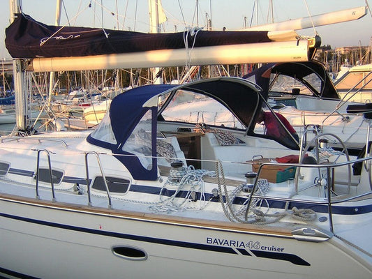 GRAND CAPOT DE PONT À 2 ARCHES BAVARIA BAVARIA 46 CRUISER 2005