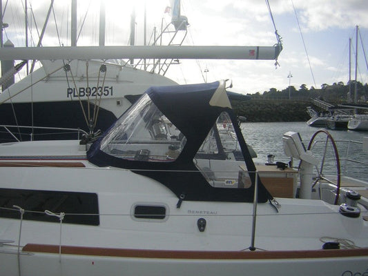 OCEANIS 37 2008 GRAND CAPOT DE PONT À 2 ARCHES