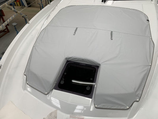 Housse de bain de soleil avant Gran Turismo Beneteau Gran Turismo 41 2020