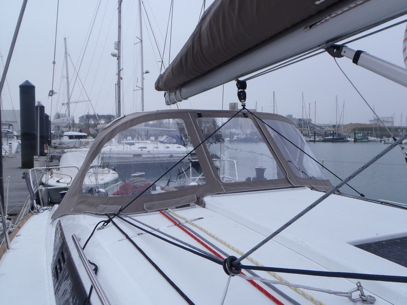 LARGE SPRAYHOOD SUN ODYSSEY SUN ODYSSEY 349  2014