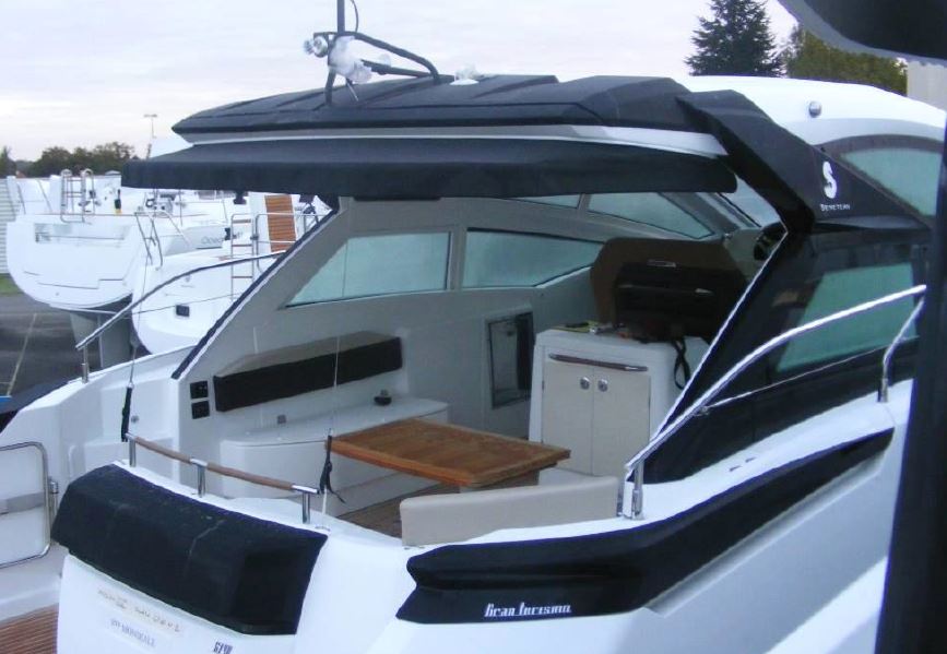 AWNING GRAN TURISMO BENETEAU GRAN TURISMO 40 2016